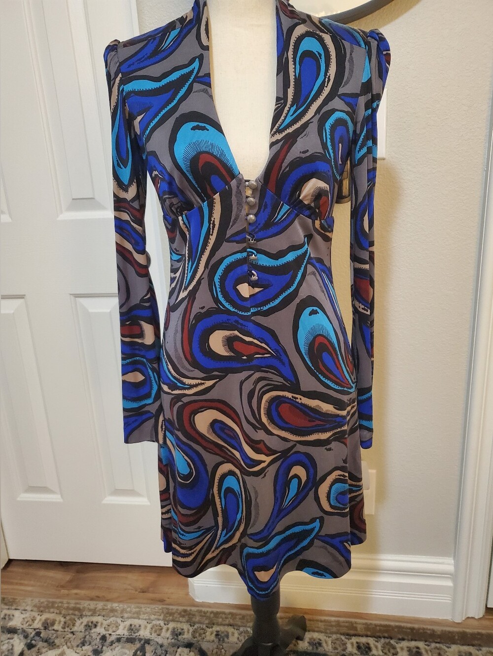 TRINA TURK DRESS DEEP V in Perfect Condition!